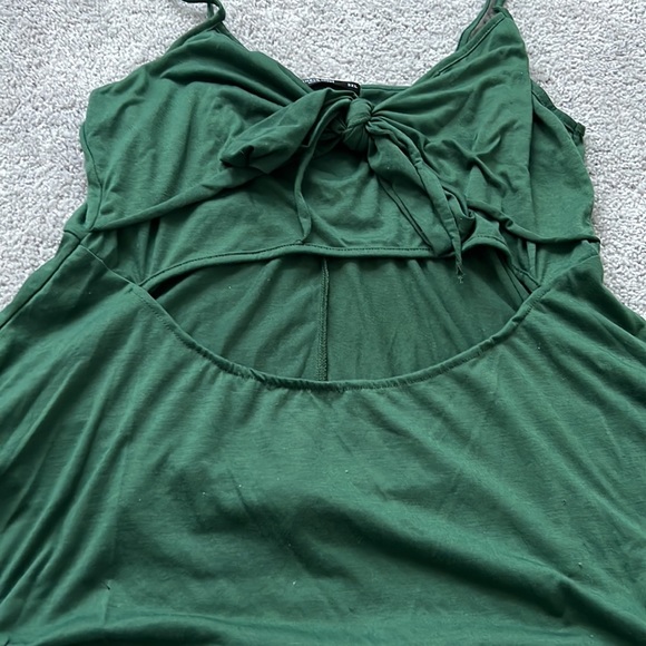 Green Cut Out Flowy Top from Shein - Picture 2 of 5
